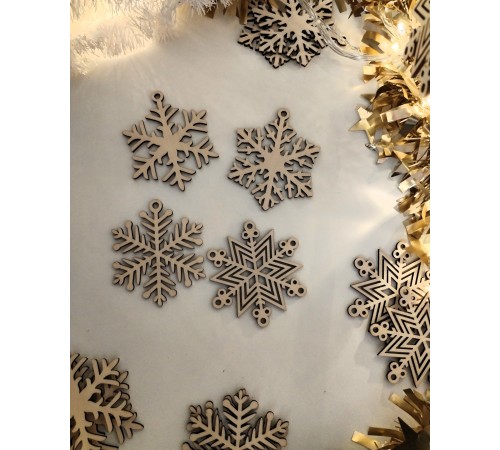 Набор ёлочных игрушек "Снежинки" из фанеры, 8см, 12 штук